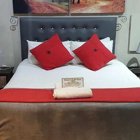 Garden Corner Guesthouse Beaufort West Dış mekan fotoğraf