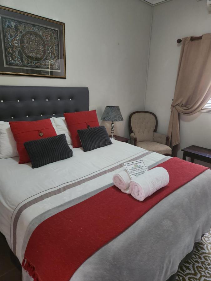 Garden Corner Guesthouse Beaufort West Dış mekan fotoğraf