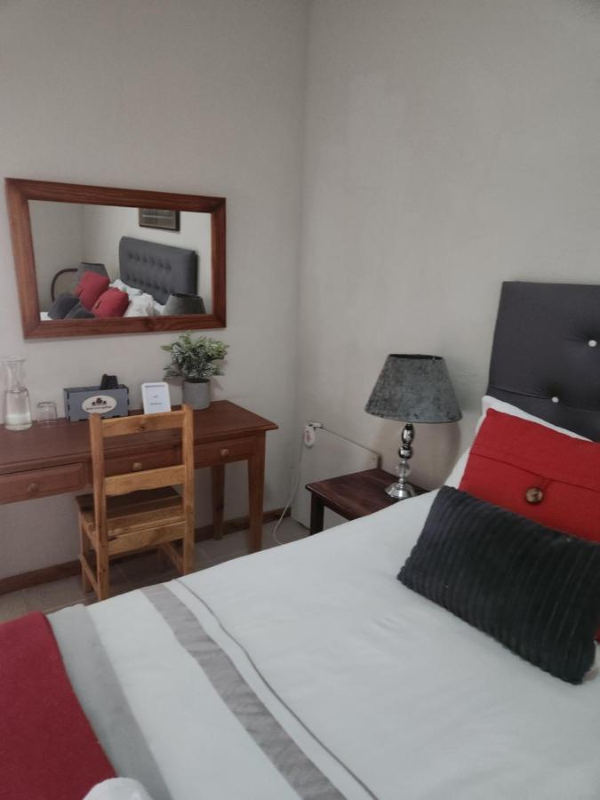 Garden Corner Guesthouse Beaufort West Dış mekan fotoğraf