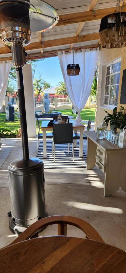 Garden Corner Guesthouse Beaufort West Dış mekan fotoğraf